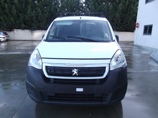 Mobile AdBlue removal service van attending a Peugeot Partner in England